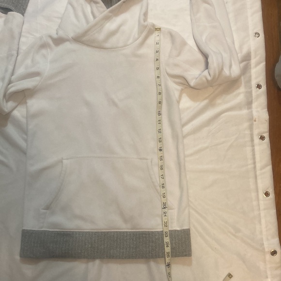 Lululemon fleece pullover. FP 4-3 - Picture 3 of 5